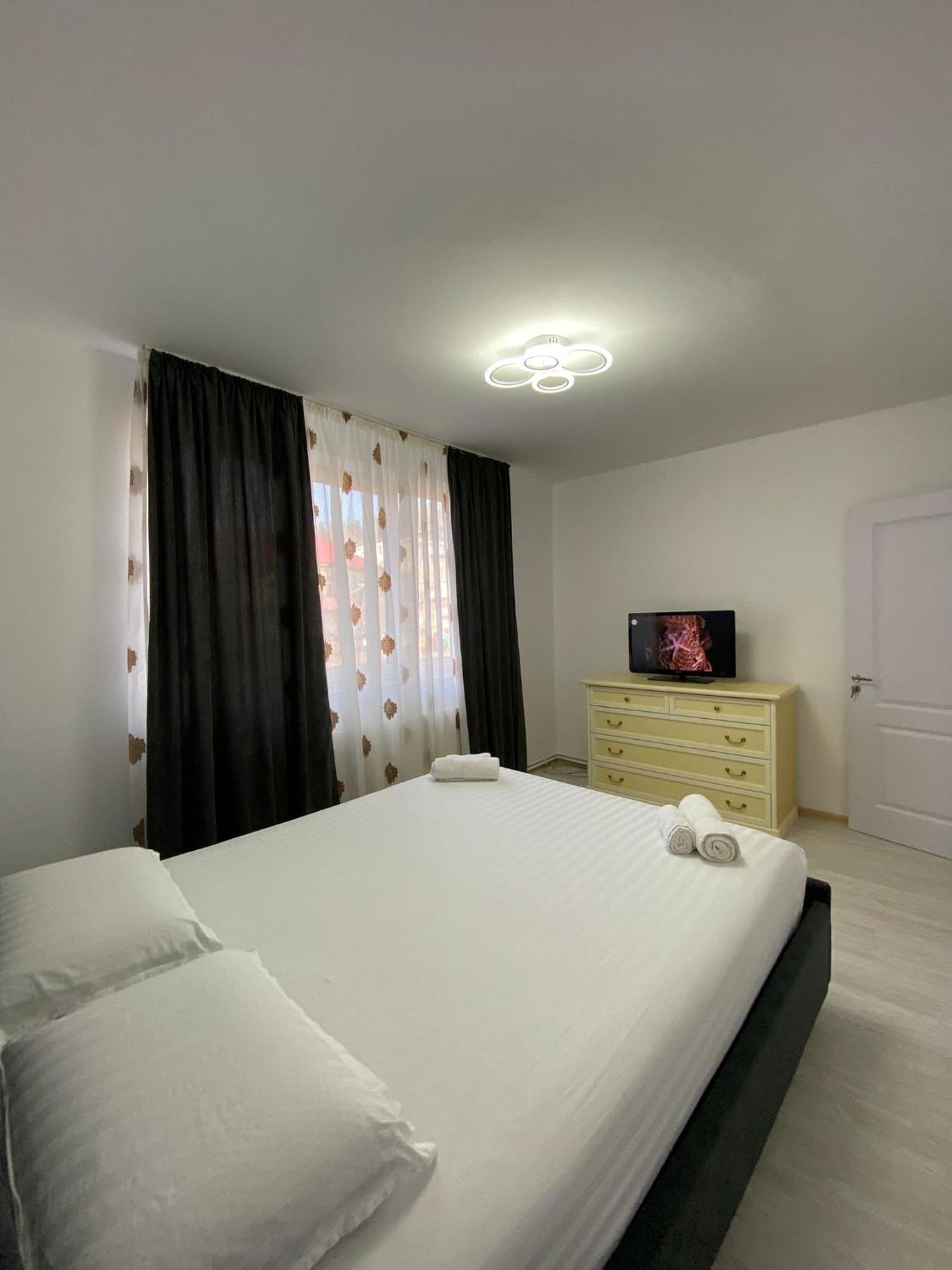 Sorinaapartament Târgu Neamț Exterior photo