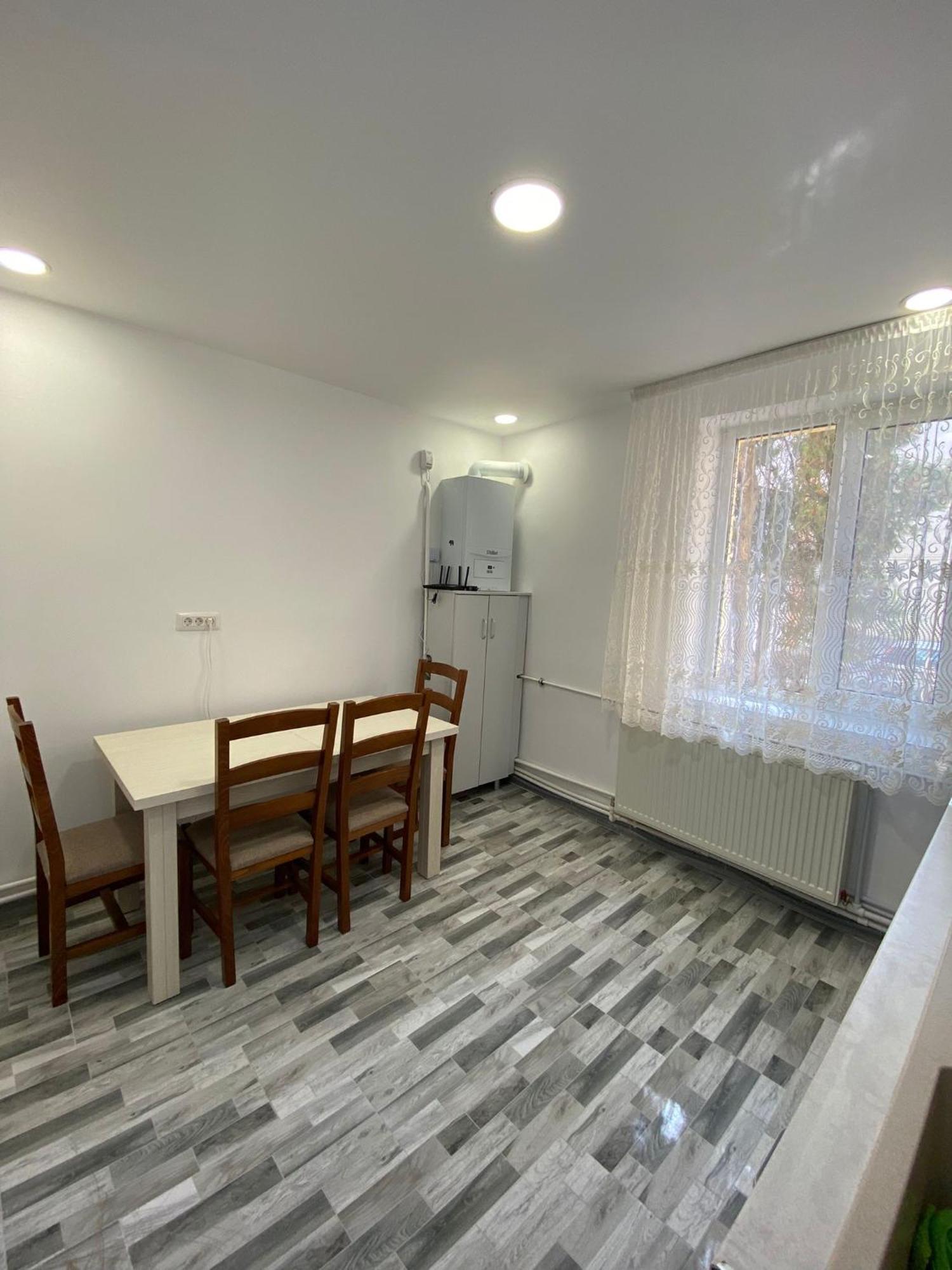 Sorinaapartament Târgu Neamț Exterior photo